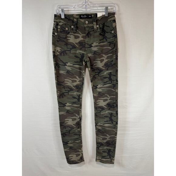 Miss Me Camo Jeans 26x30 NWT Mid Rise Skinny - Picture 1 of 3